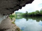 Camminare lungo la riva del fiume Lot.JPG